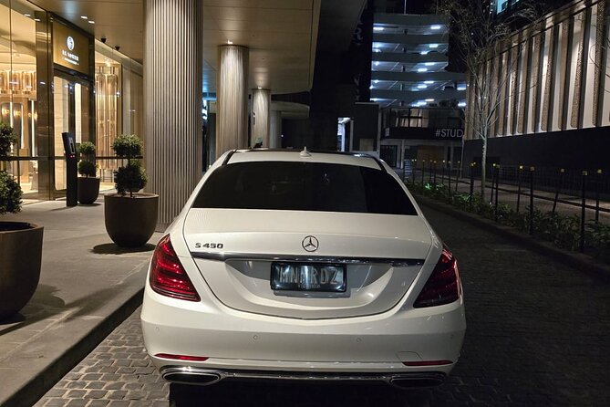 Airport Transfers - Chauffeur Car & Limo Services of Melbourne - Communication, Safety, and the “On-Time” Advantage