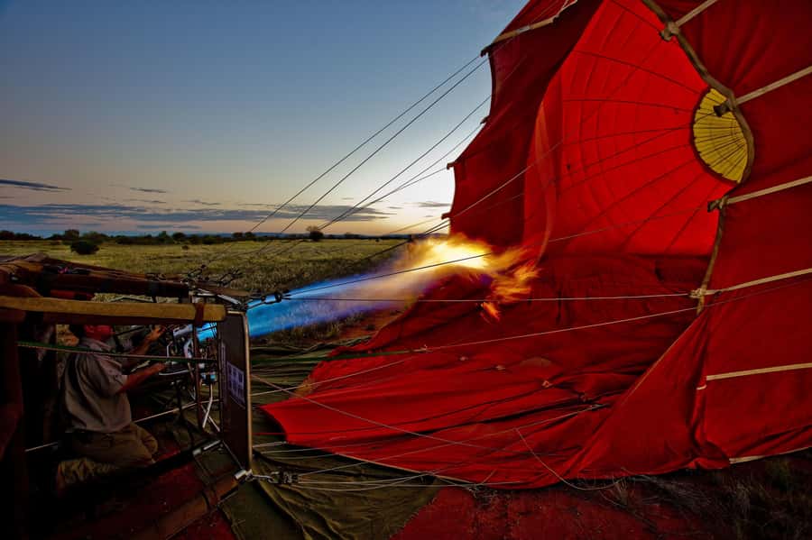Alice Springs: Early Morning Hot Air Balloon Flight - Flight Time Choice: 30 Minutes vs 60 Minutes Over Central Australia