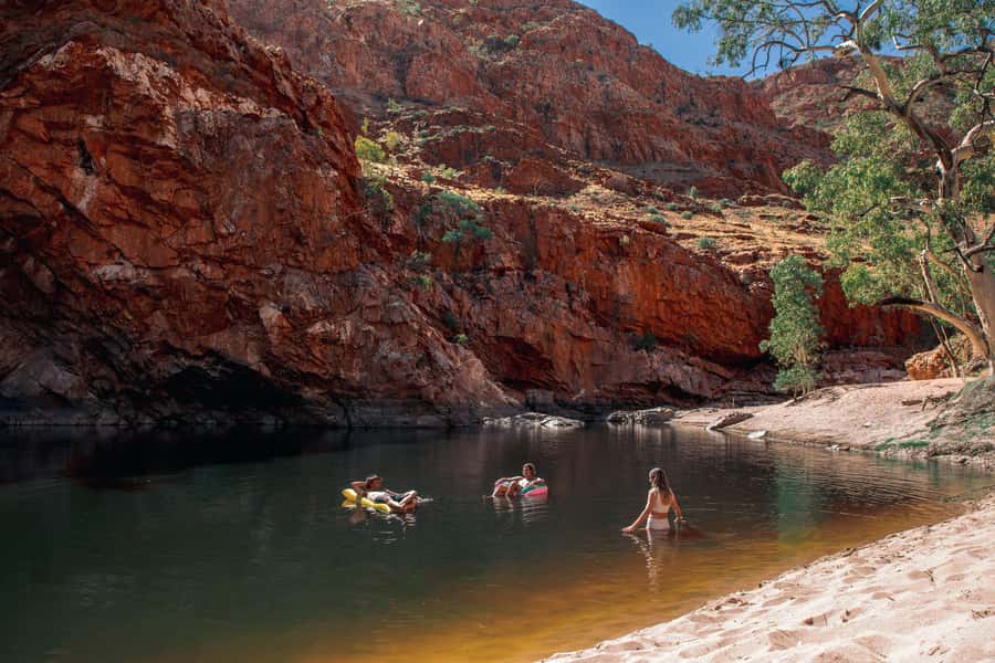 Alice Springs: West MacDonnell Ranges Day Tour with Lunch - En route scenic views: quick pauses that matter