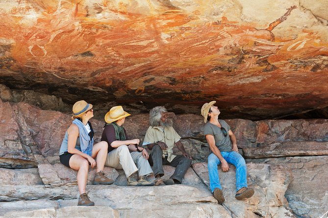 Arnhem Land Yingana Injalak Hill Full Day Tour from Jabiru - Injalak Hill Rock Art Walk: Time on the Rockside, Not Just a Photo Stop