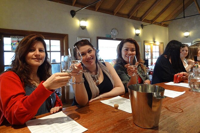 Award-Winning Hunter Valley Wine & Cheese Tour from Sydney - Lunch by the lake: when the day feels like a vacation