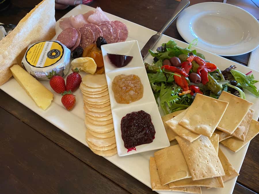 Barossa Valley: Small Group Wine Tour (Includes Lunch) - What You Taste: 4–5 Stops Across Wineries, Gin, and Beer