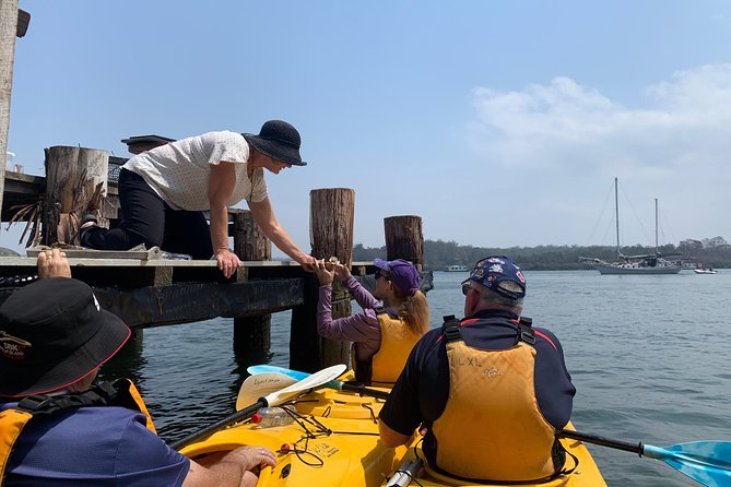 Batemans Bay Oyster Tasting Kayak Tour - Oyster Shed tasting: the flavor lesson before the paddling