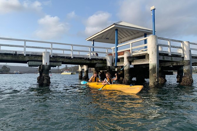 Batemans Bay Sunset Pizza Kayak Tour - Float and Feast - Meeting at 8 Wray St and the 6 pm start: timing matters