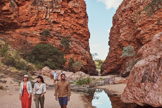Best of Alice Springs Full Day Tour - Simpsons Gap Walk: Gorges, a Waterhole, and Guided Timing