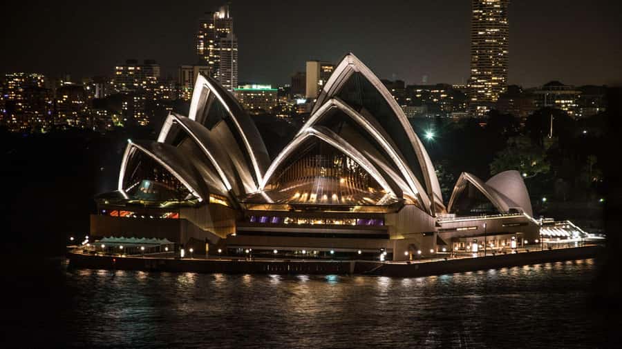Best of Sydney: Private Walking Tour with a Local - Insider tips you’ll actually use: seafood, beaches, and markets