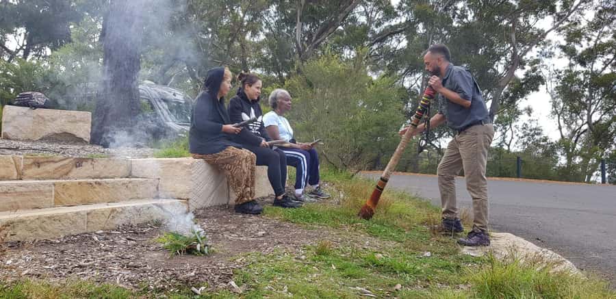 Blue Mountains: Aboriginal Experience Day Tour from Sydney - A Small-Group Blue Mountains Day With Menashe at the Helm