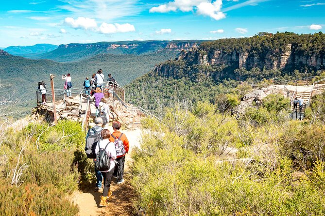 Blue Mountains Day Tour with Wildlife, Walks and Scenic World - The Three Sisters stop: a short visit with story value