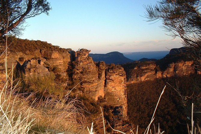 Blue Mountains Deluxe Small-Group Eco Wildlife Tour from Sydney - Blue Mountains lookouts: Jamison Valley and the Three Sisters angle
