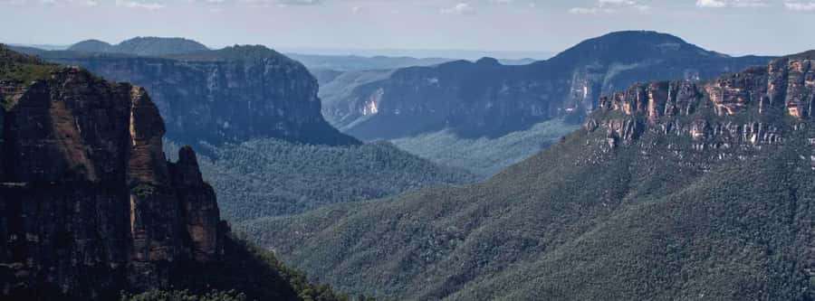 Blue Mountains: Inside a World Heritage National Park - Secret photo stops and the Three Sisters moment