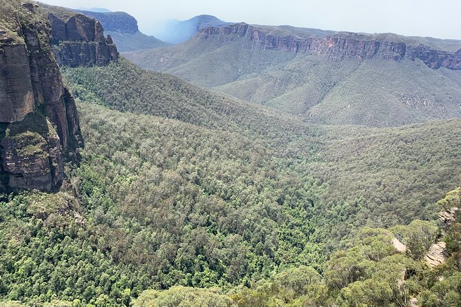 Blue Mountains Private Tour From Sydney, & Featherdale Aussie Animal Park Option - Katoomba and Leura: lunch, chocolate, and browsing without rushing