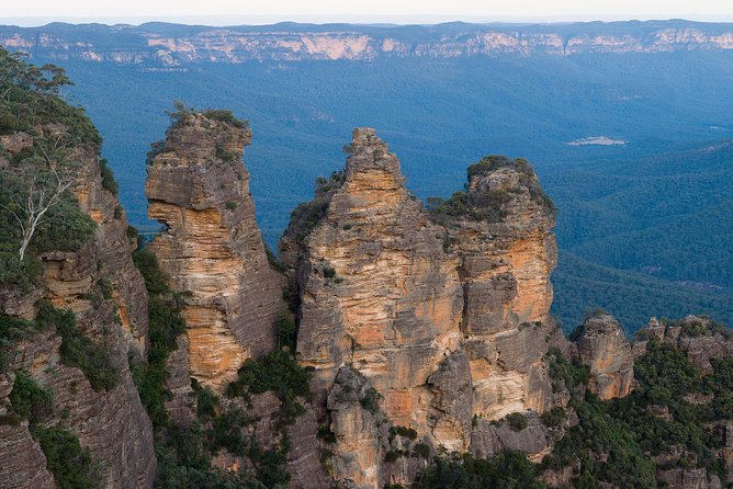 Blue Mountains Wildlife Full-Day Sights and Hiking from Sydney - Govetts Leap: the 180-meter waterfall stop that makes the day feel dramatic