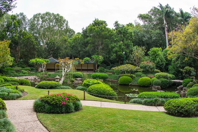Brisbane Bus Tour: Max 10 people | Half Day | Morning tea inc. - Kangaroo Point Cliffs Park: the quick hit of river views