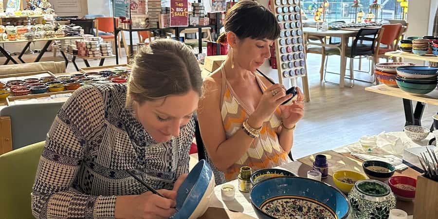 Brisbane: Ceramic Plates & Bowls Paint and Sip Classes - Key things that make this Paint and Sip worth your time