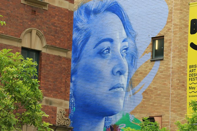 Brisbane City Art and Design Walking Tour - Stop 1 at the Visitor Centre: How the Tour Teaches You to See
