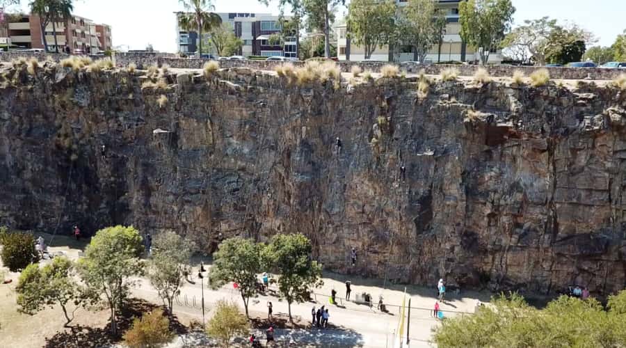 Brisbane: Outdoor Rock Climbing Session - Safety gear and coaching: When it feels controlled, you climb better