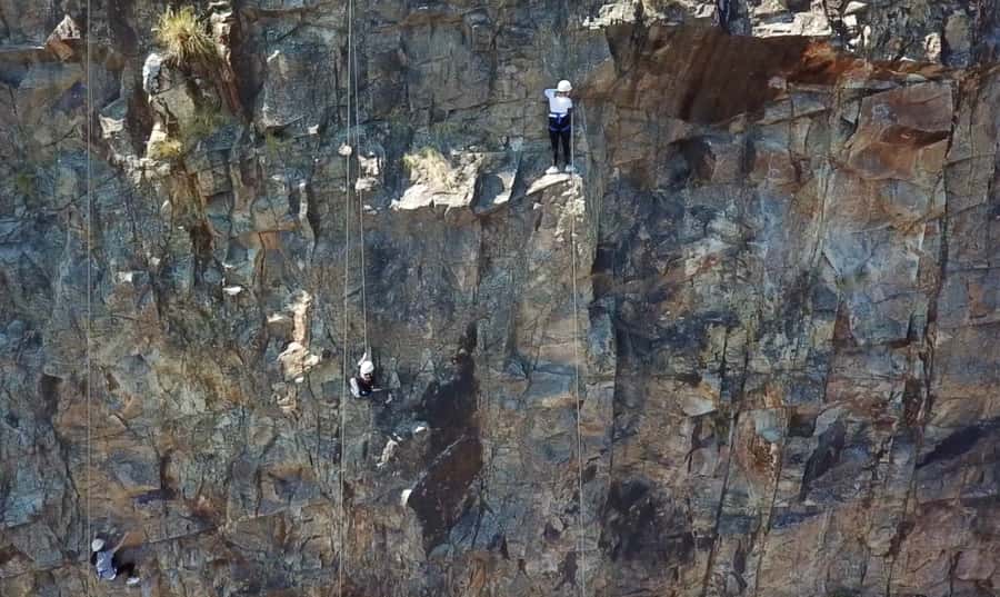 Brisbane: Outdoor Rock Climbing Session - Meeting point and parking: The 5-minute walk detail that matters