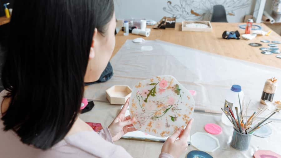 Brisbane: Resin Art Classes - Cheeseboards & Coasters - Brisbane Resin Art in 1 Hour: What You’re Really Signing Up For