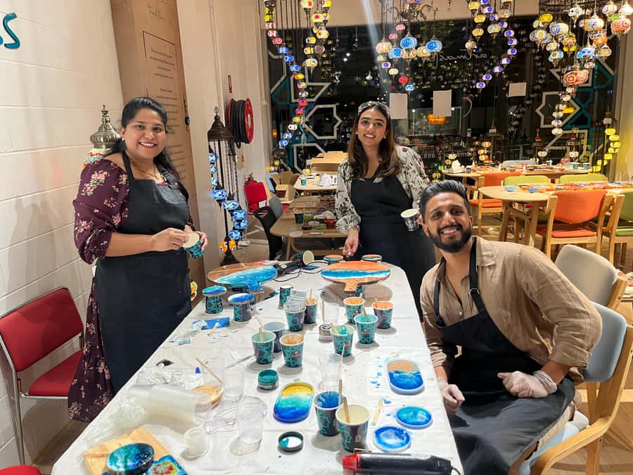 Brisbane: Resin Art Classes - Cheeseboards & Coasters - A Welcoming Room for Beginners (and Not Just “Creative Types”)