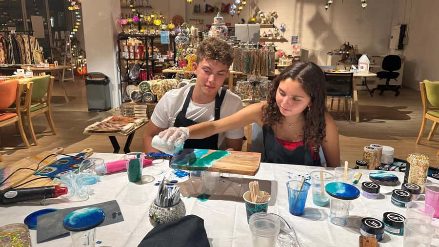 Brisbane: Resin Art Classes - Cheeseboards & Coasters - Where You Start: Art Masterclass Brisbane and What to Expect on Arrival