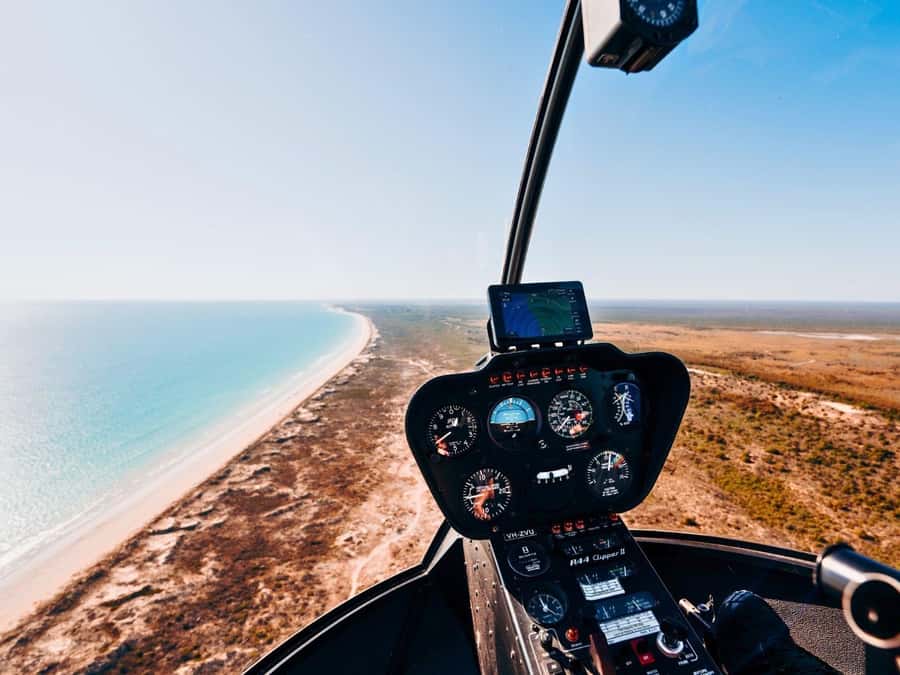 Broome: 30-Minute Scenic Helicopter Flight - Listening to the pilot: spotting marine life in shallow reefs