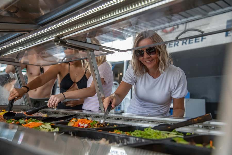Cairns: 2-Day Barrier Reef Pontoon & Fitzroy Island Tour - Lunches and pacing: how to avoid the Day 2 feeling of being dropped off
