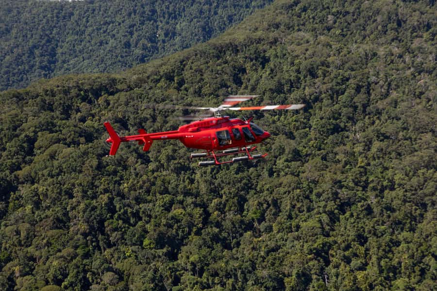 Cairns: 45 Min Great Barrier Reef & Rainforest Scenic Flight - From Pier Heliport to the Great Barrier Reef: what you see first