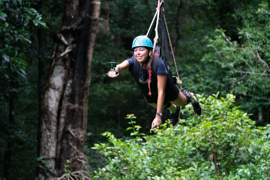 Cairns: Giant Swing - Transfers in Cairns: when to prebook and how to avoid a timing headache