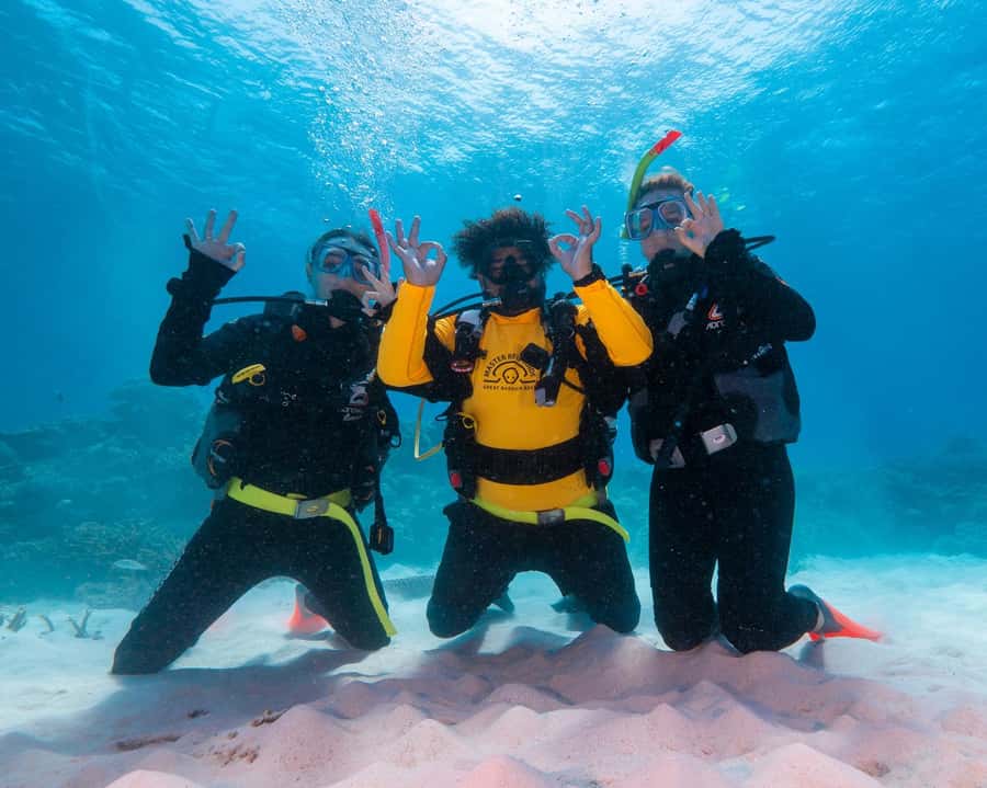 Cairns: Green Island Full-Day Tour with Diving - Scuba with an instructor you’ll actually trust