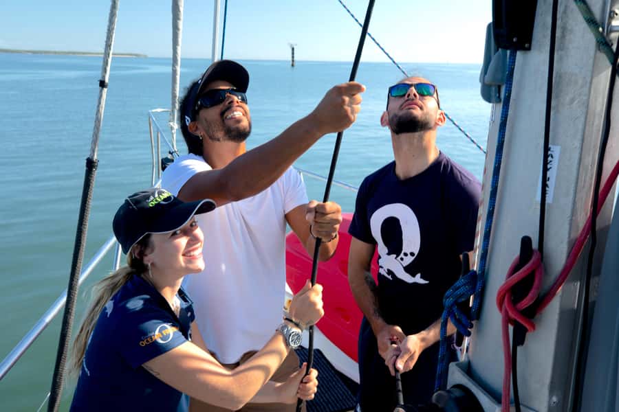 Cairns: Green Island & Great Barrier Reef Sailing Tour - Sailing Home With Engines Off: The Wine-and-Cake Finish