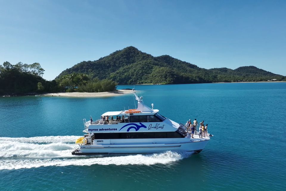 Cairns: Outer Great Barrier Reef & Dunk Island Small Group - Food, water, and comfort on a 12-hour day