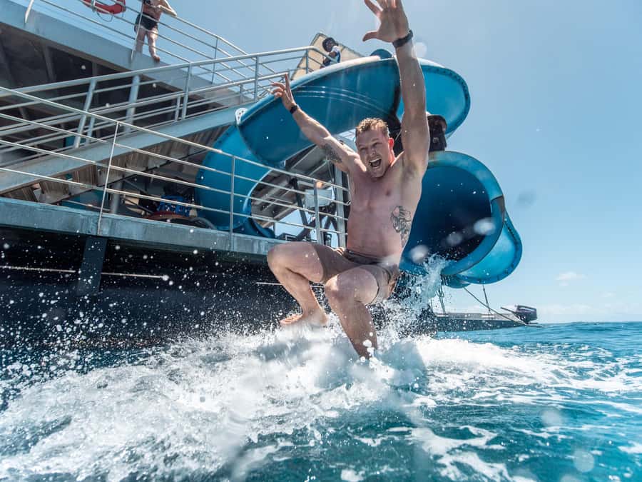 Cairns: Outer Great Barrier Reef Pontoon with Activities - Lunch on the pontoon: refuel without losing reef time