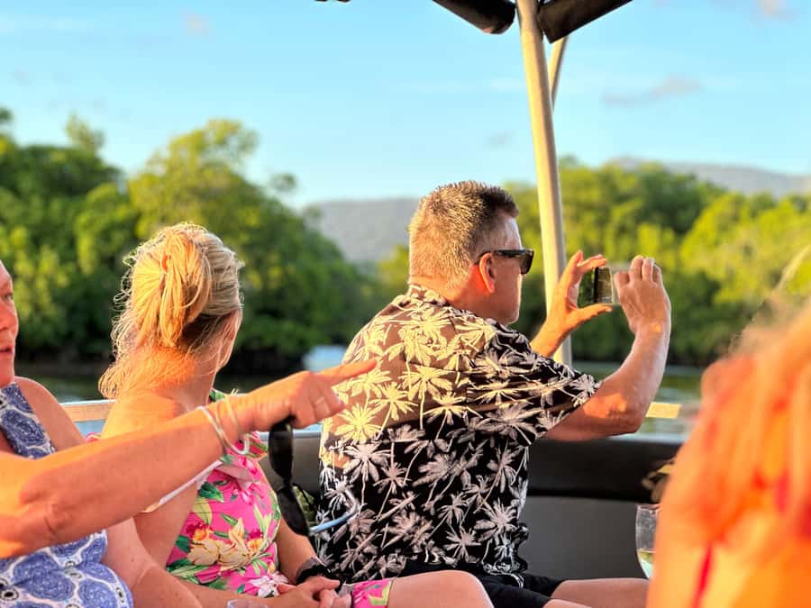 Cairns: Sunset River Cruise with Snack and Drinks - Drinks and Nibbles: How the Included Refreshments Affect the Experience