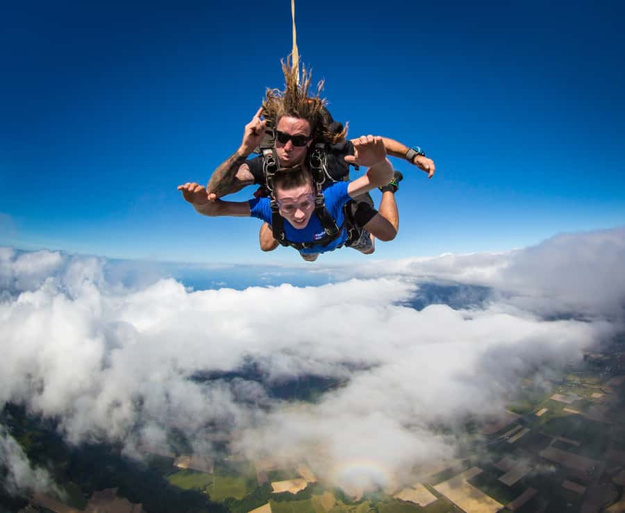 Cairns: Tandem Skydive Experience - Transfers and Timing: A Reef Tour-Friendly Day Plan