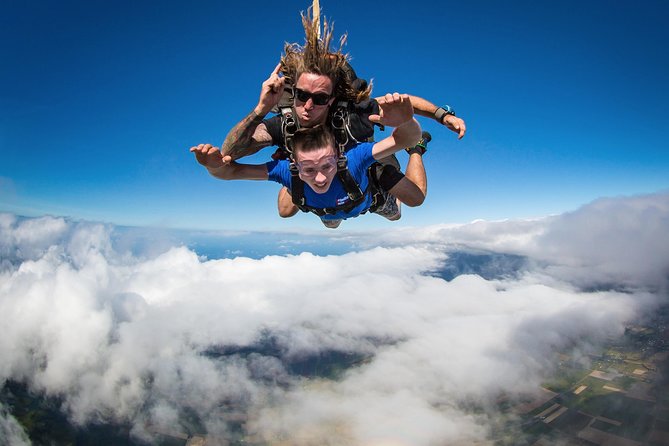 Cairns: Tandem Skydive Experience over Reef & Rainforest - Cairns and the Great Barrier Reef: Why this jump fits the region