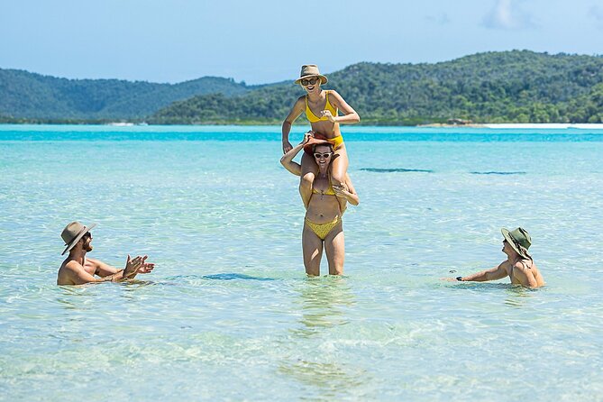Camira Sailing Adventure through Whitsunday Islands - Sail time between stops: why the catamaran feels different