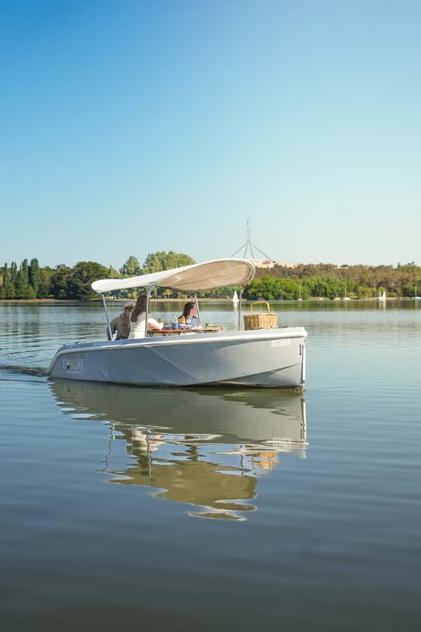 Canberra: Electric Picnic Boat Rental - Choosing 1, 2, or 3 hours: how much lake time you really need