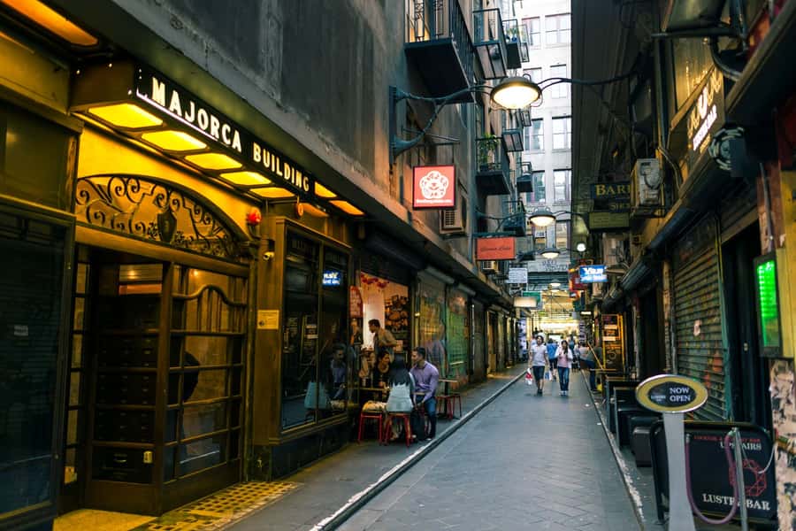 Classic Pivate Melbourne Walking Tour Start from your hotel - Laneways, Street Art Energy, and the City’s Two Faces