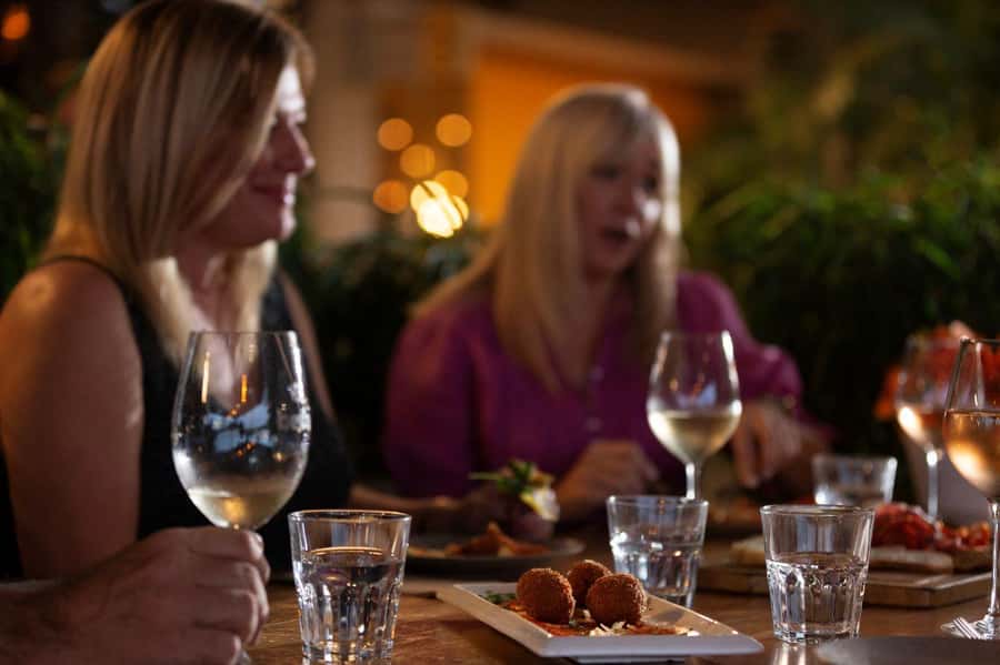 Darwin: 4-Course Dining Experience with Sparkling Wine - Key things to know before you go