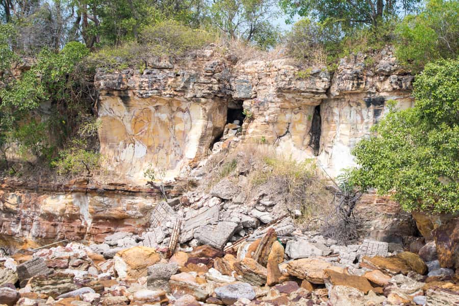 Darwin: Bombing of Darwin WW2 Tour with Harbor Cruise - Charles Darwin National Park relics: bunkers and ammunition clues