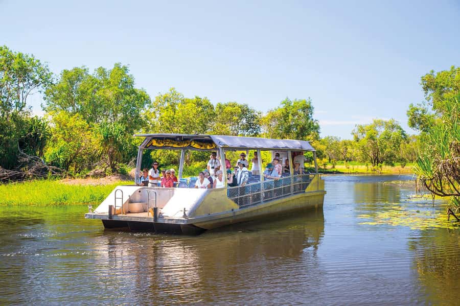 Darwin: Kakadu & Nourlangie Day Trip Plus Billabong Cruise - The lunch break: buffet comfort that fuels the second half