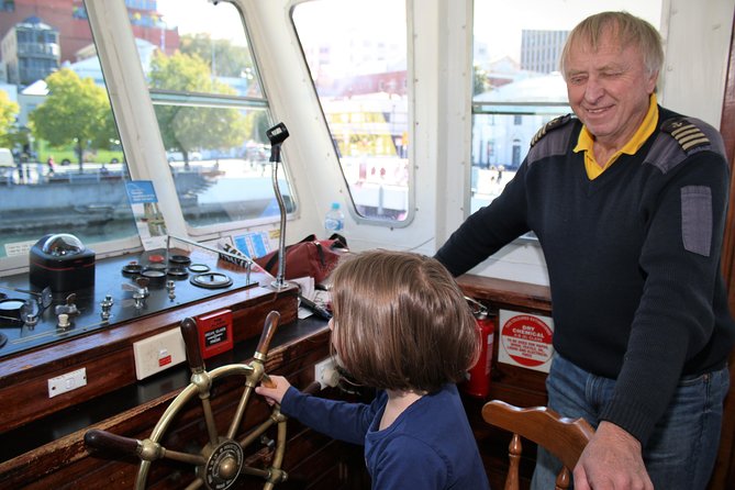 Derwent River Historic Harbour Cruise From Hobart - Lunch cruise: a 1-course meal that turns sightseeing into a break