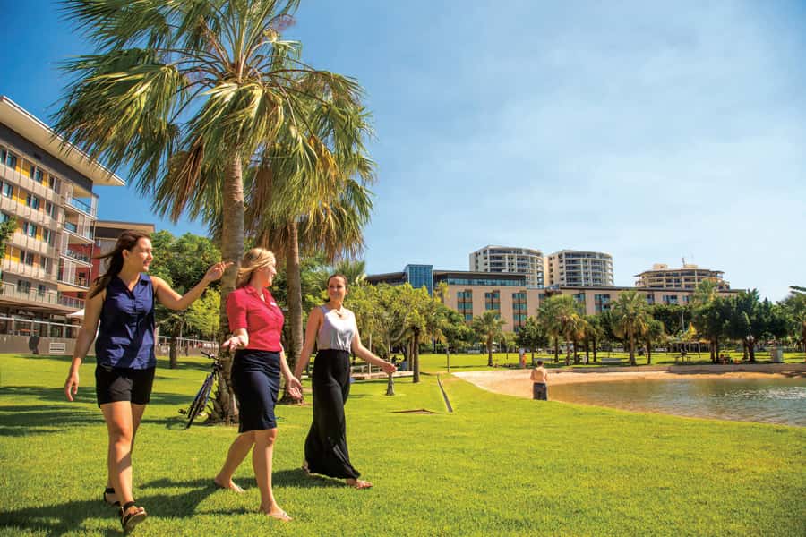 Discover the City of Darwin: Half-Day City Coach Tour - Getting picked up and getting around comfortably