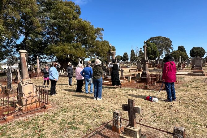 Drayton & Toowoomba Cemetery Walking Tour - Why the guide makes a difference: Lisa’s clear, energetic delivery