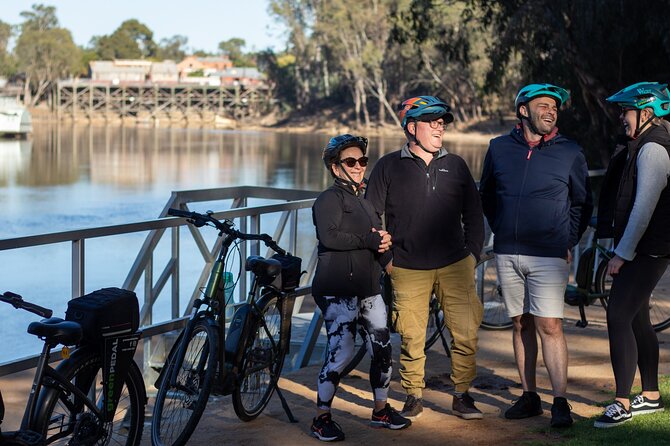 E-Bike Hire Echuca Moama - Full Day - Picnic time and paddle steamer watching