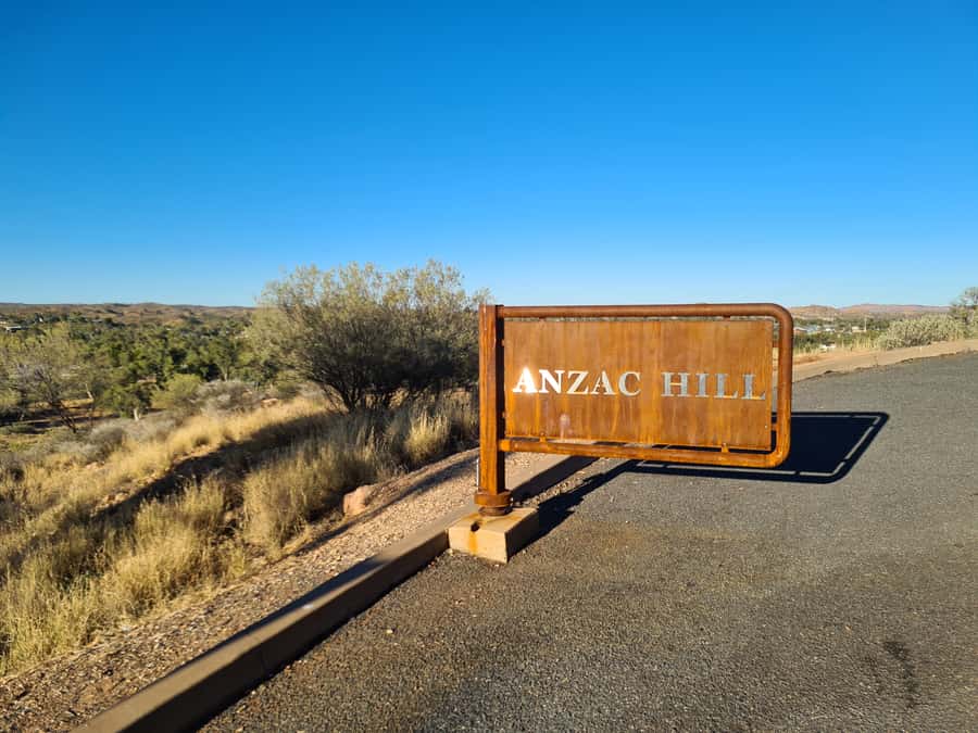 East MacDonnell Ranges Tour -Small Group - Who should book this East MacDonnell Ranges tour