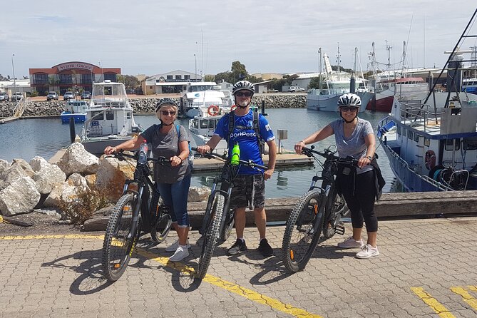 Electric Mountain Bikes Rental in Port Lincoln - Food and photo breaks: Del Giornos and ride-worthy rewards