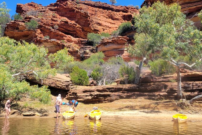 Explore the Hidden Gorges: Kalbarri 4WD, Hike, Canoe Experience - What to pack when no bottled water or lunch is included