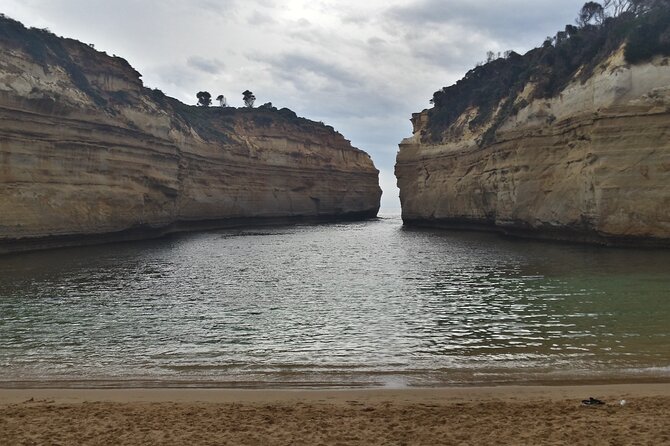 Express Twelve Apostles Day Trip from Melbourne - Stop 2: London Bridge Limestone Stack and Its Collapse Story