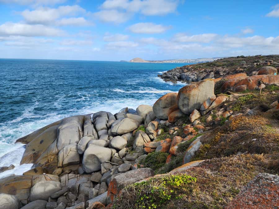 Fleurieu Coast: Victor Harbor, Port Elliot & d'Arenberg Tour - Port Elliot: Obelisk lookout photos and Boomer Beach walking time